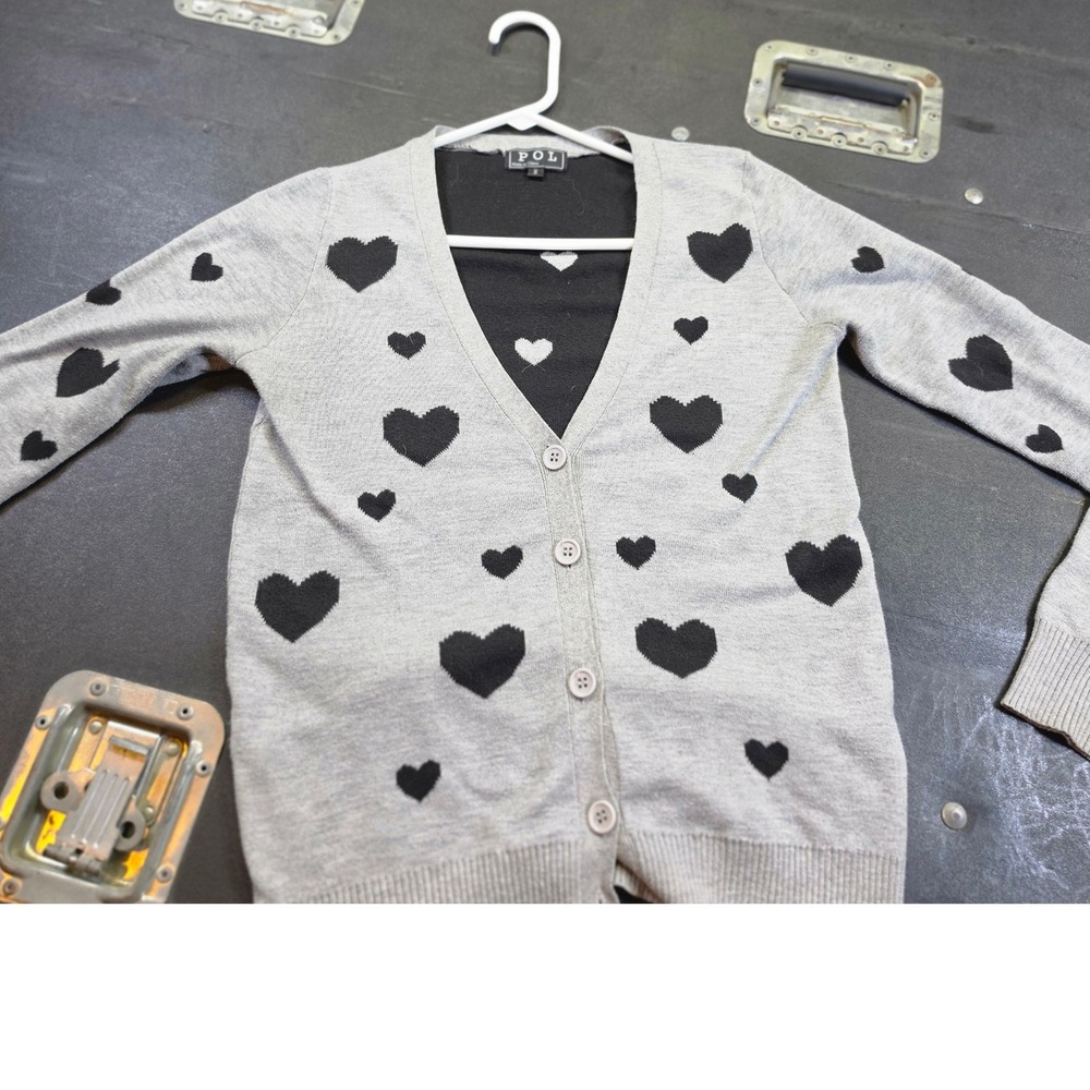 POL Clothing Gray Heart Print V-Neck Button Front Knit Cardigan Sweater Small